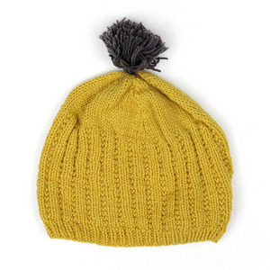 40%_Hat with pompom (yellow)