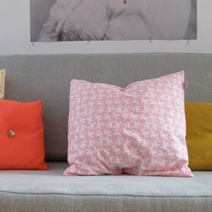 House Cushion (pink)